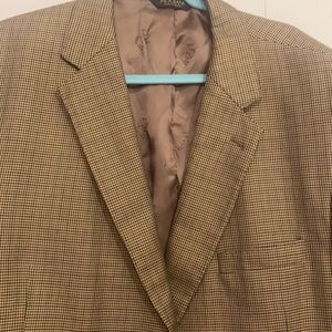 Jos A Bank. Men’s suit jacket. Size 48 regular. Butter  gold  52 silk 48 wool